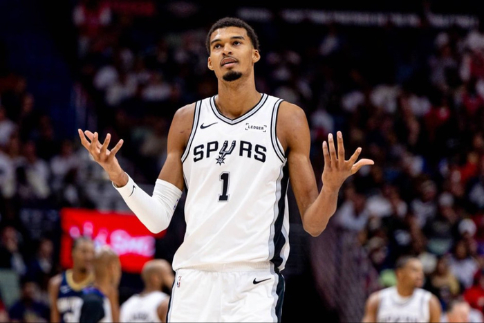 华体会官方平台下载-肘击对手脖子,文班亚马重罚禁赛?NBA官宣,处罚有结论了|马刺|森林狼|明尼苏达森林狼队|圣安东尼奥马刺队|纳兹-里德_新浪体育_新浪新闻